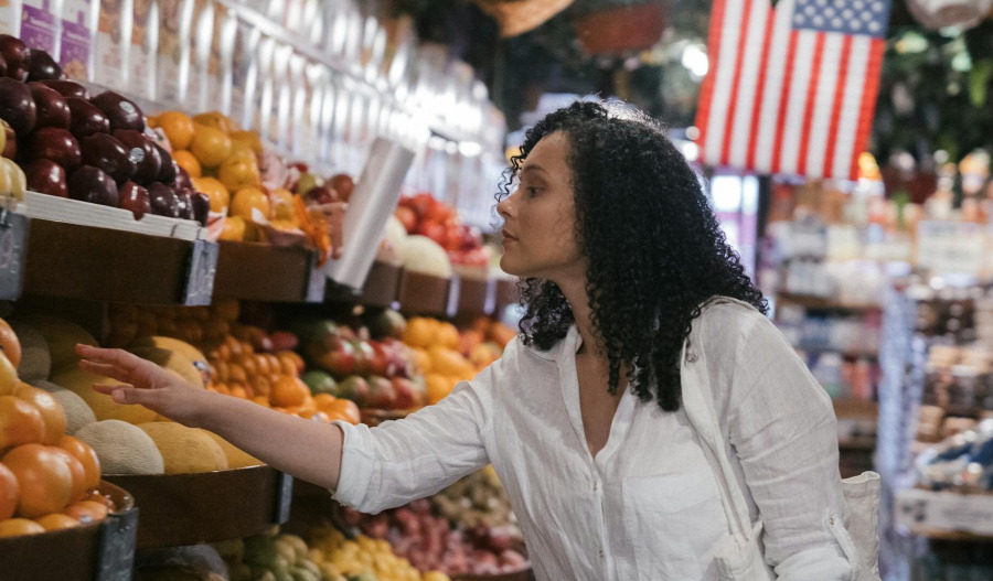 US retail sales up 0.5%; inflation pressures build