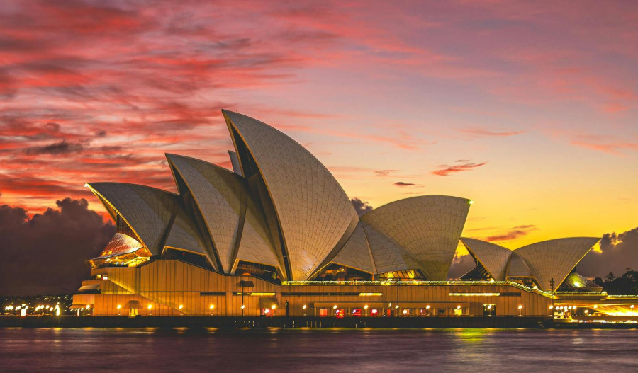 ASX hits 7wk low; Industrials lead declines; oil surges