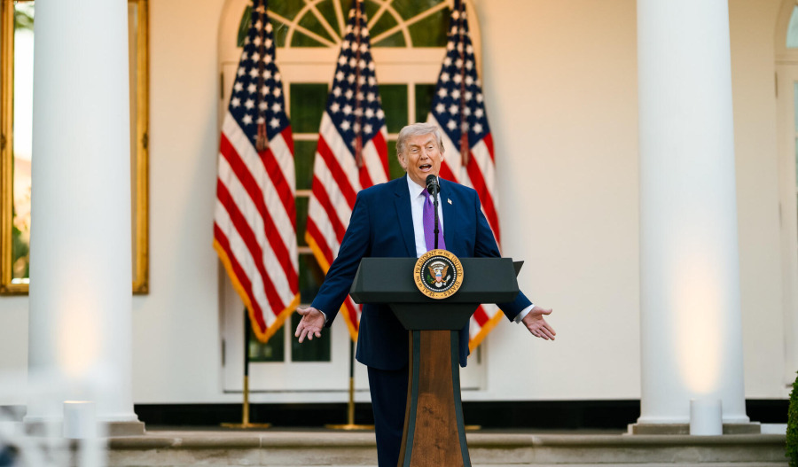 Trump delays planned Iran strike