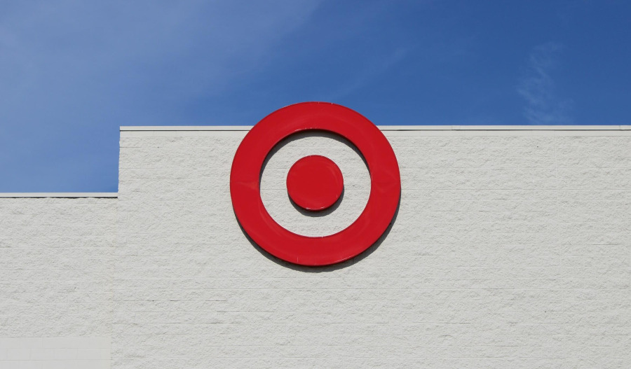 Target sales rise, lifts guidance amid turnaround plan