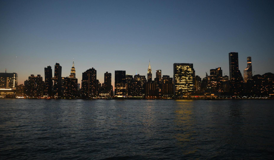 US futures lift ahead of public holiday