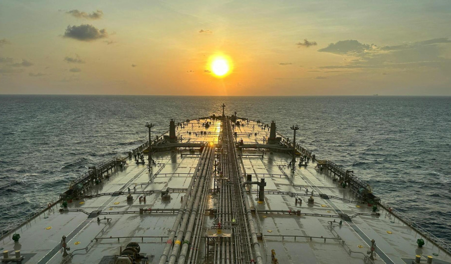 Oil slips; markets await US-Iran deal progress