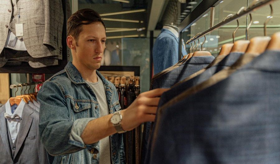 US retail wrap: Consumers increasingly cautious