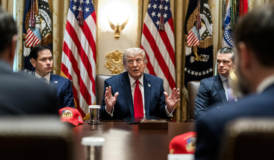 Trump sees Iran deal within a week despite complications