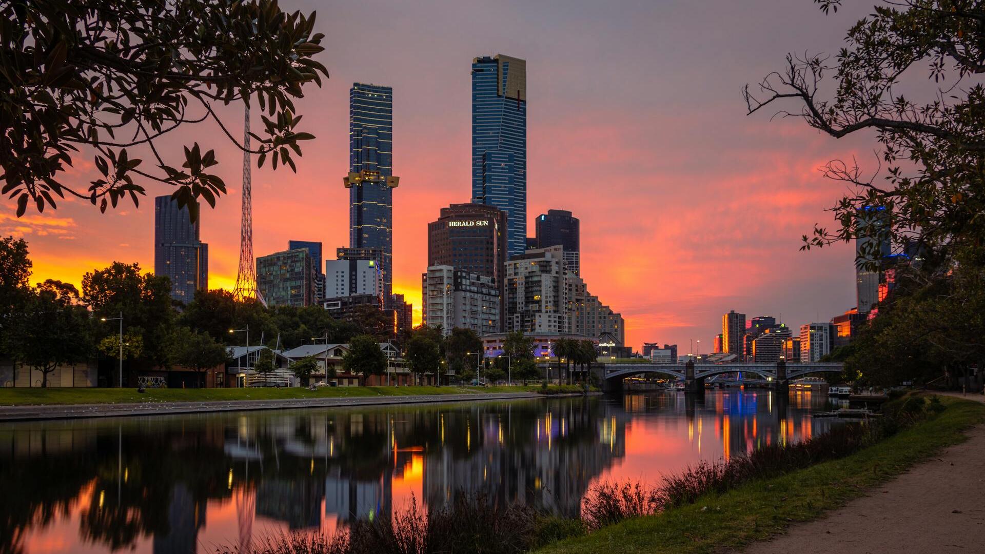 ASX ticks 0.1% lower as real estate and retail weighs