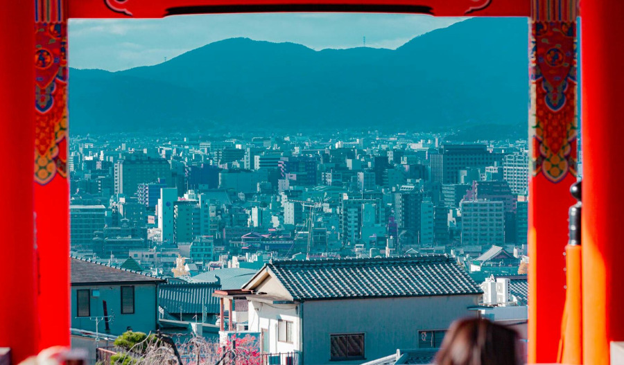 APAC markets slide as geopolitical risks rise