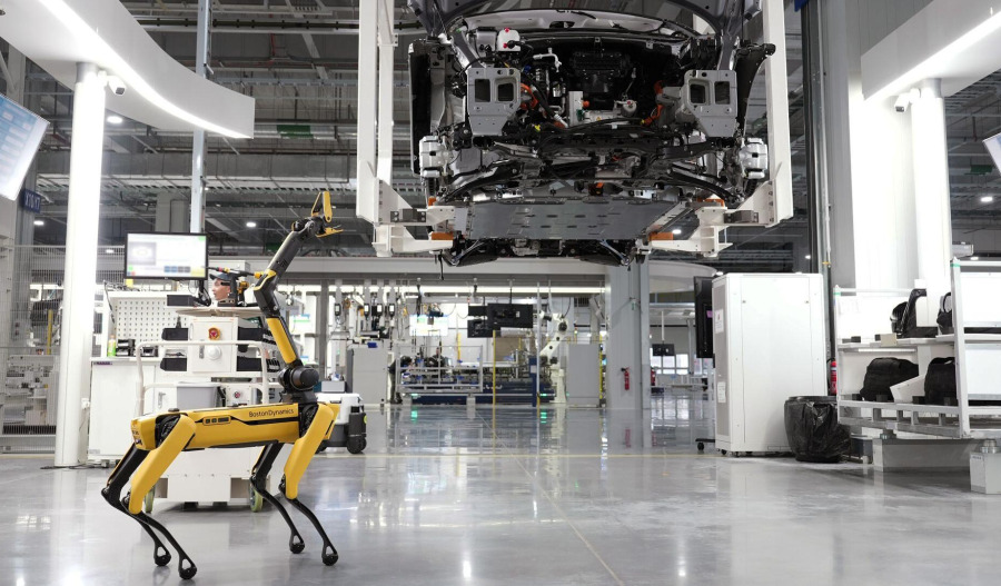 US factory output stalls despite AI demand