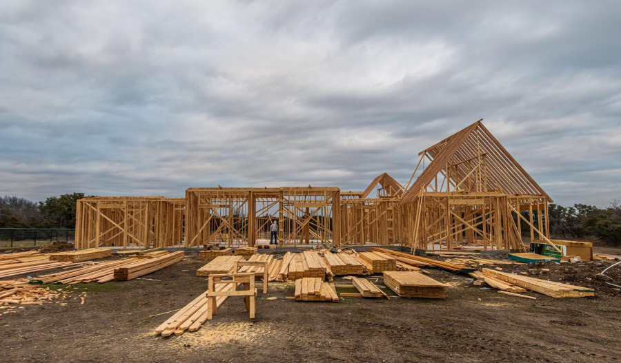 US single-family housing starts fall to 8mth low