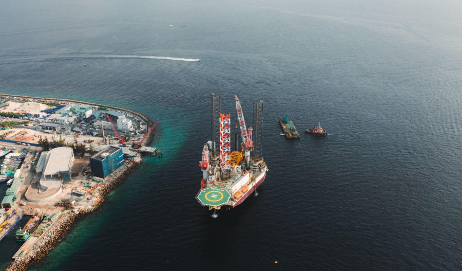 Oil falls as traders await US-Iran deal developments