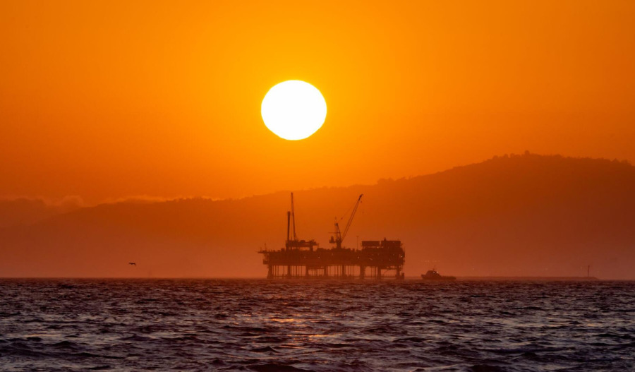 Oil slips as Hormuz reopening boosts supply