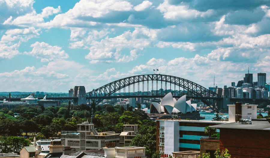 ASX adds 0.7% as tech stocks rebound