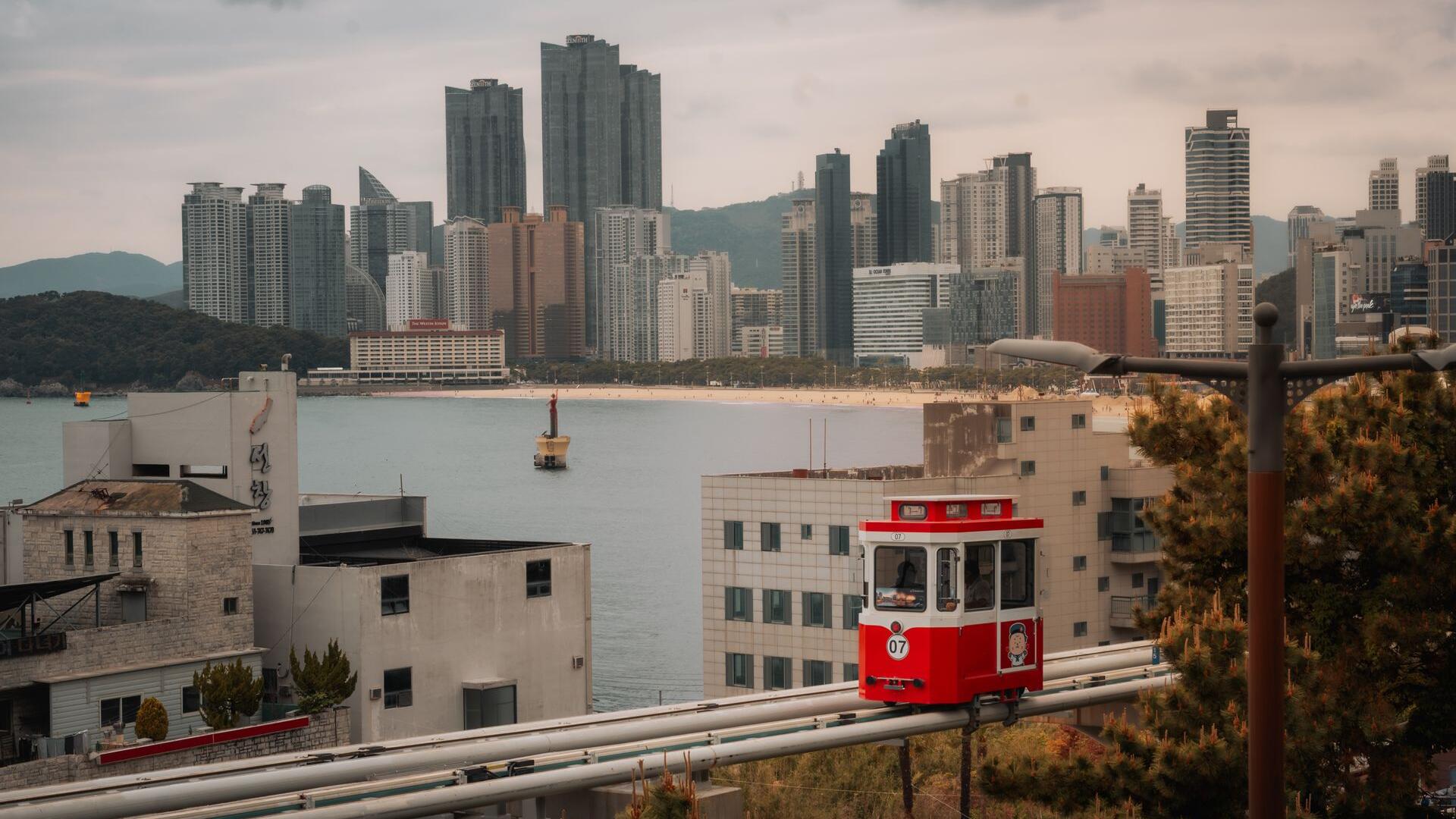 APAC markets open lower despite Wall St gains