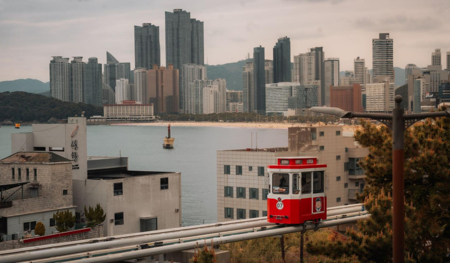 APAC markets fall; traders monitor M.East developments