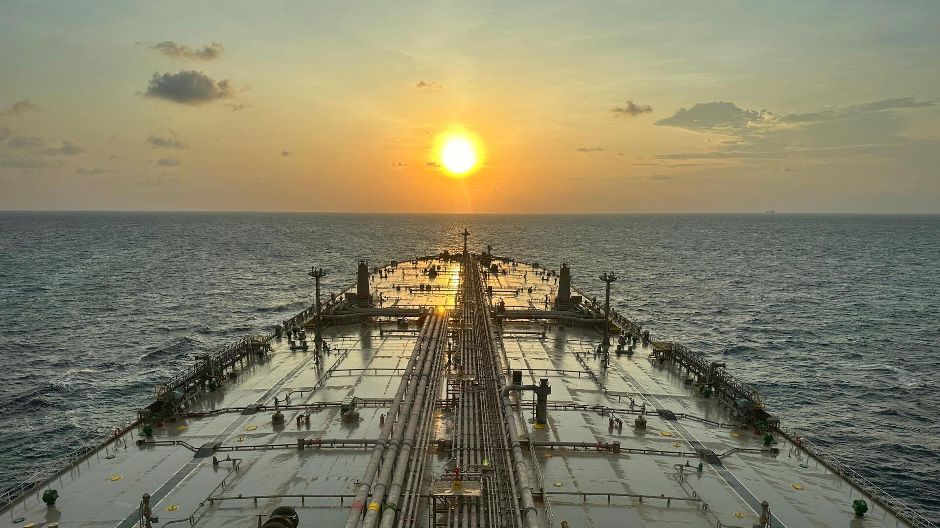 Oil climbs to 1mth high as US-Iran conflict escalates