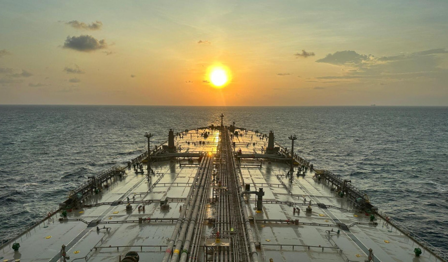 Oil climbs to 1mth high as US-Iran conflict escalates