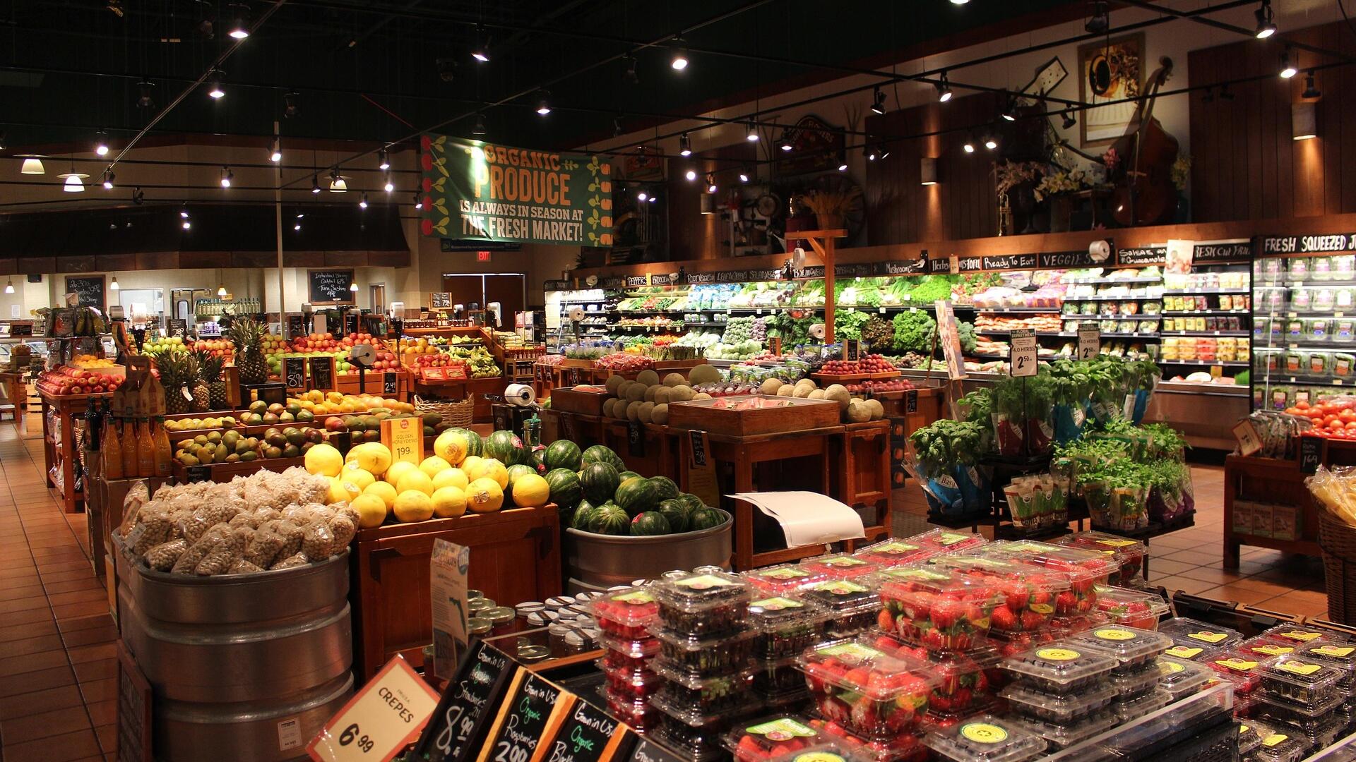 US retail sales rise; consumer spending holds