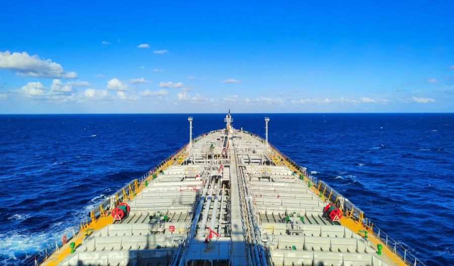 Oil climbs as US-Iran conflict disrupts shipping