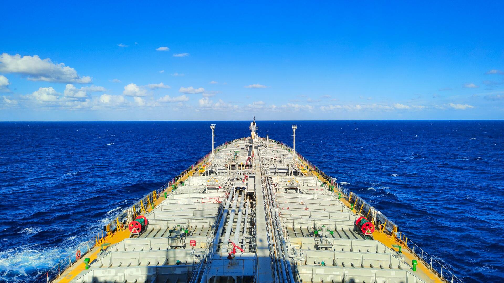 Oil climbs as US-Iran conflict disrupts shipping