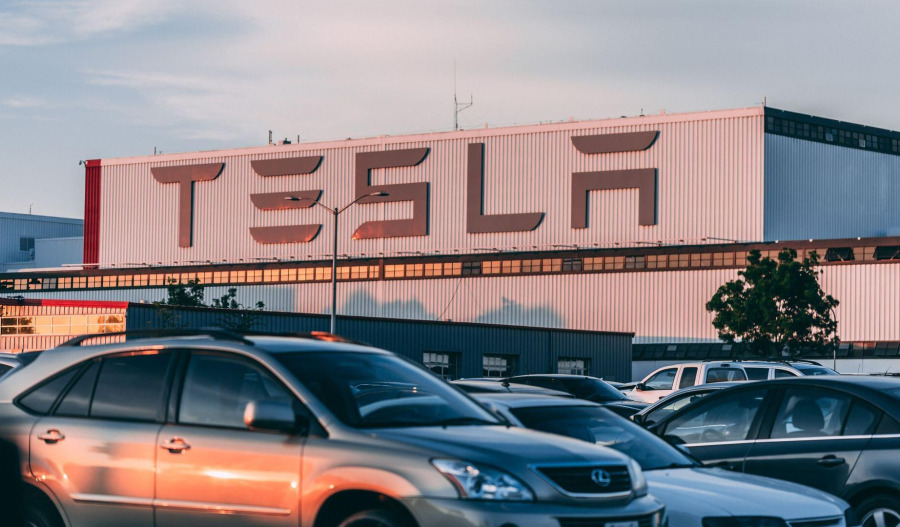 Tesla misses earnings as margins weaken