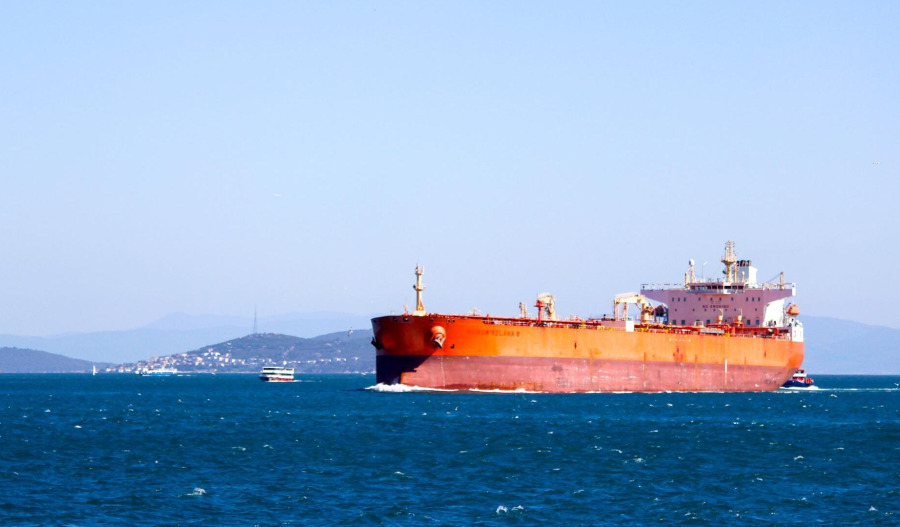 Oil sinks following US-Iran de-escalation