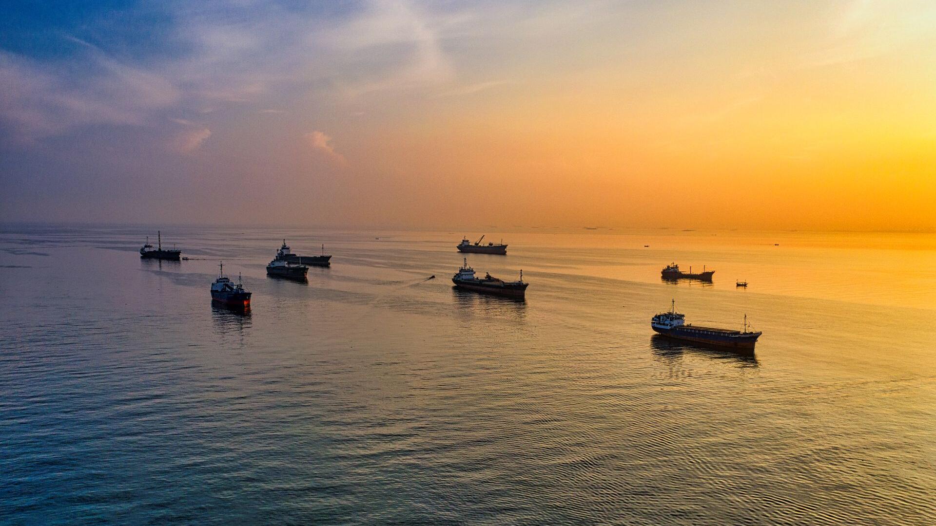 Oil slips; Iran reports progress on Hormuz agreement