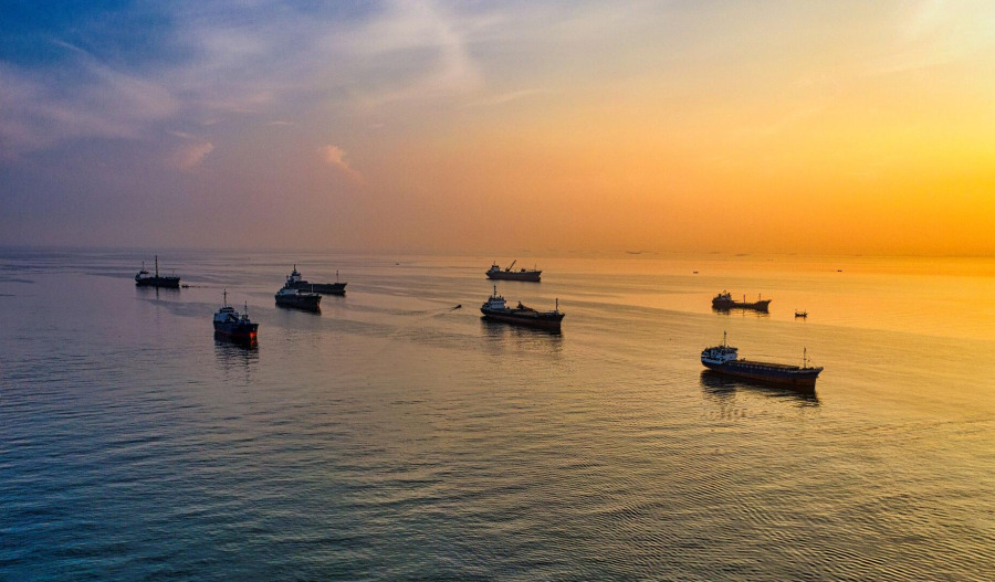 Oil slips; Iran reports progress on Hormuz agreement