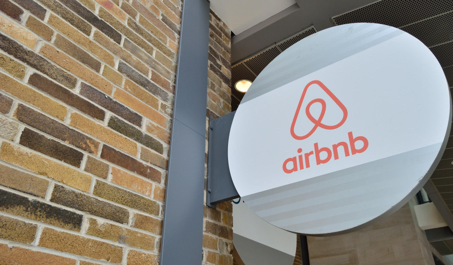 Airbnb up 9% after earnings, outlook tops expectations
