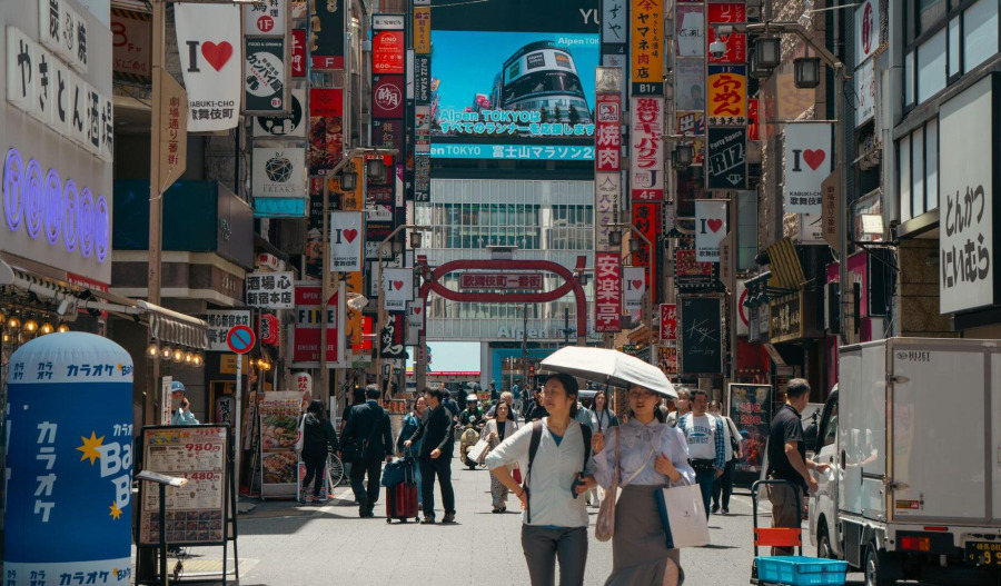 APAC markets start the week mixed