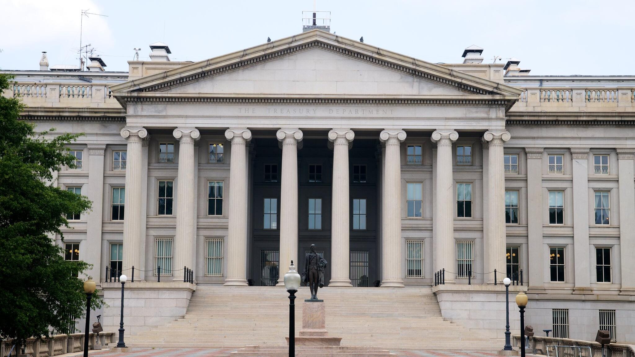US budget deficit hits highest level since 2021