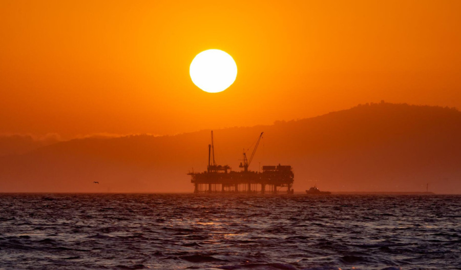 Oil prices slide; Iran-Oman talks revive Hormuz hopes