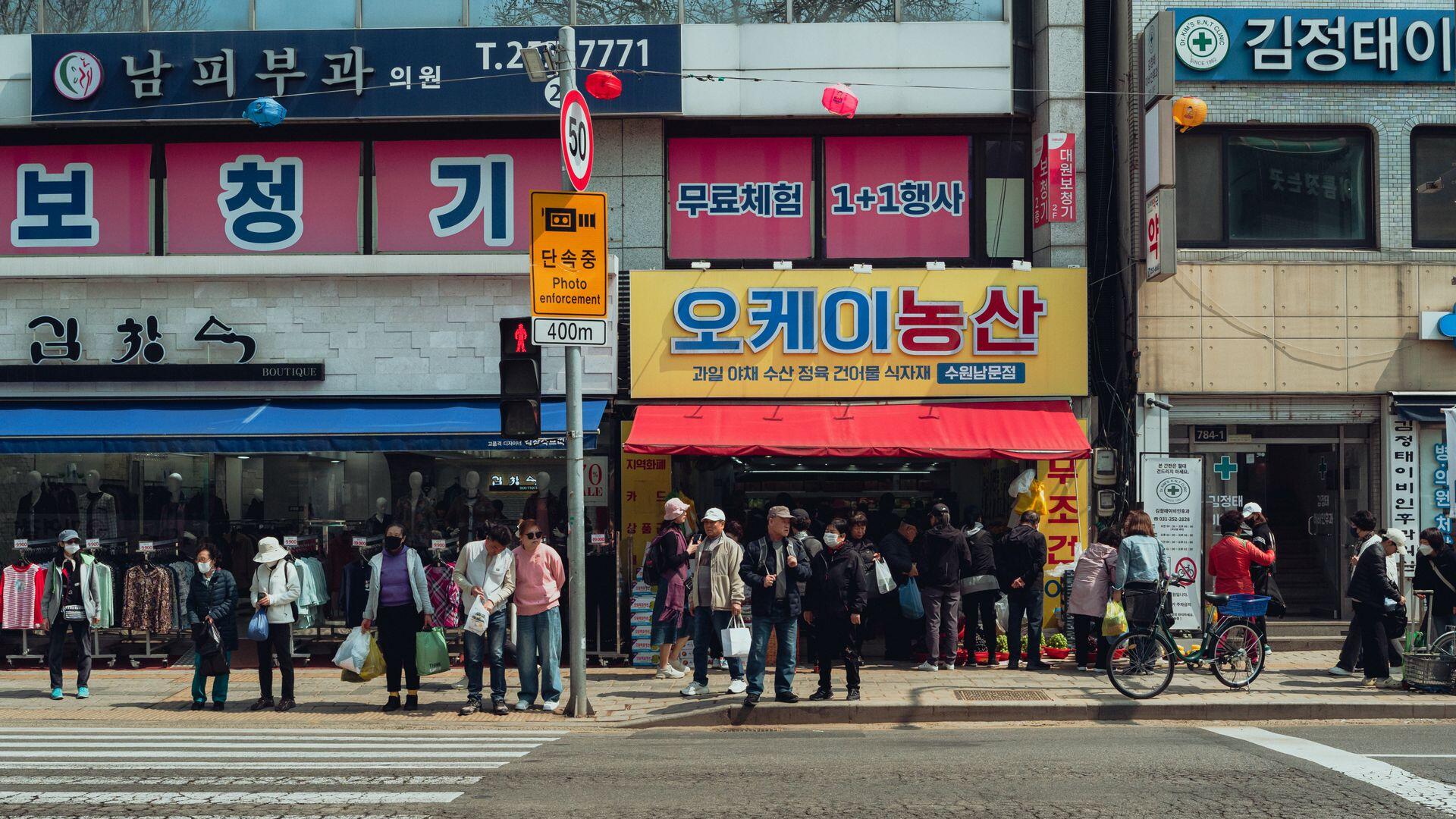 APAC mixed as fresh Iran strikes hit sentiment