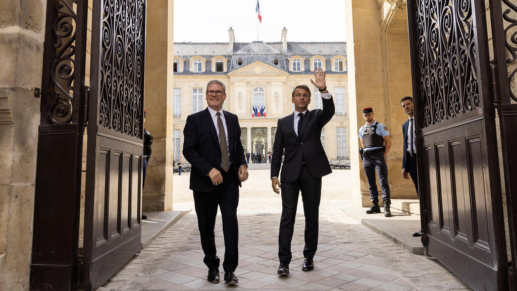 Report: UK, France discuss sending troops to Ukraine