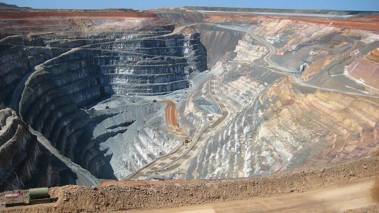 Sunrise Dam Gold Mine open pit