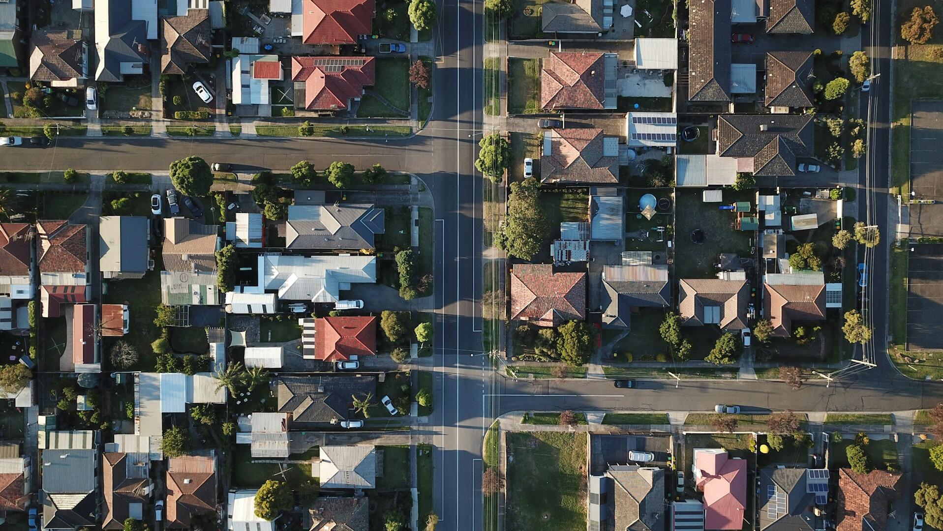 Australian household spending rebounds in October