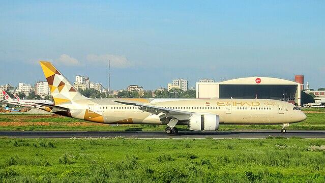 Melbourne Airport runway reopens after Etihad incident