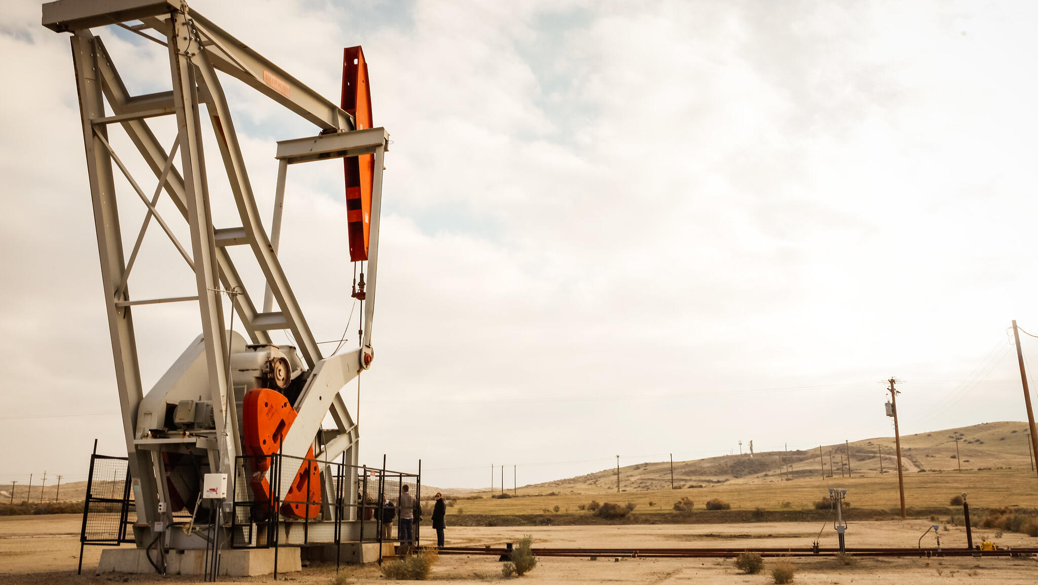 Oil declines as US dollar and supply outlook weighs