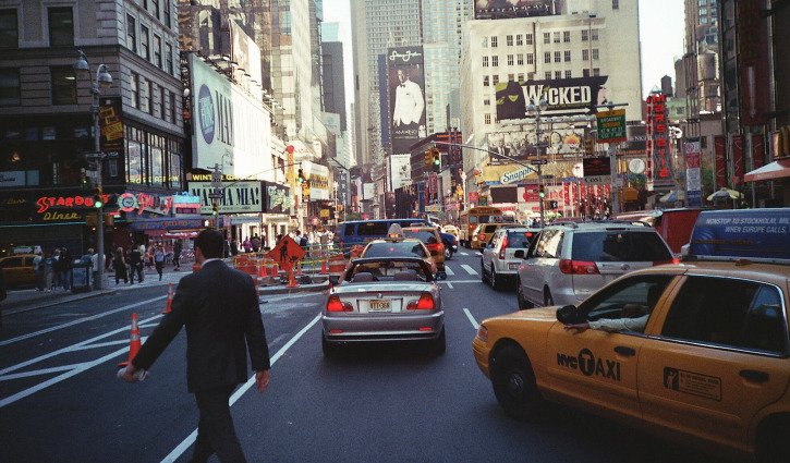 US labour market cools, service sector accelerates