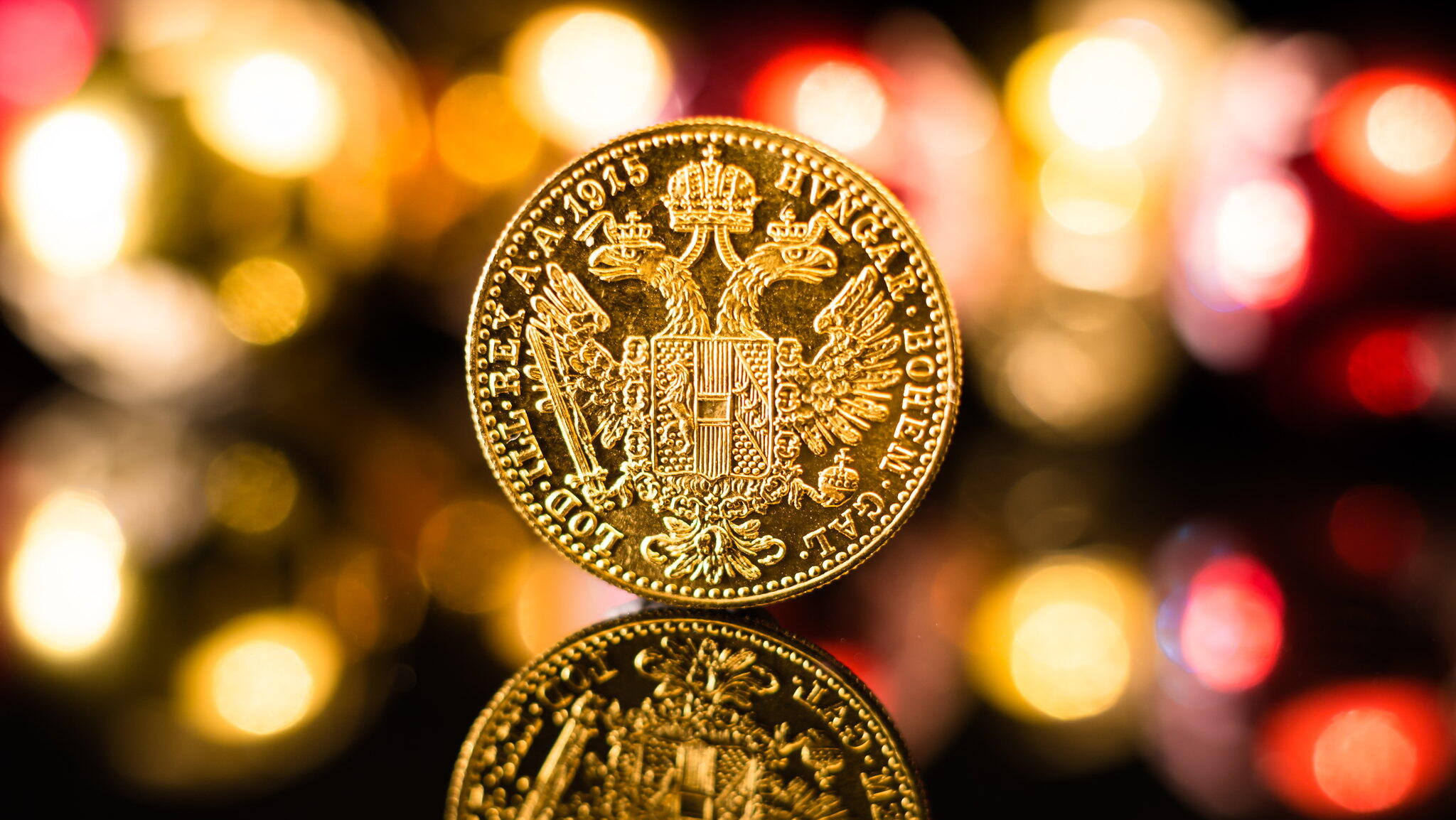 Gold prices hold steady as markets brace for Trump 2.0