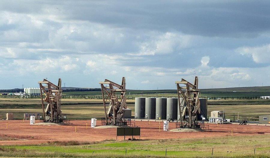Oil steadies as traders debate Trump’s energy policies