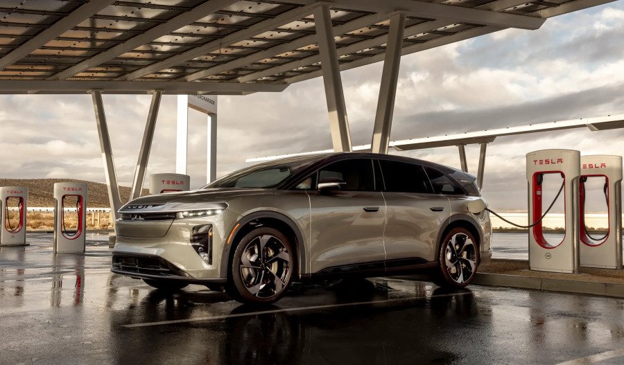 Lucid Gravity is first non-Tesla EV to use Superchargers
