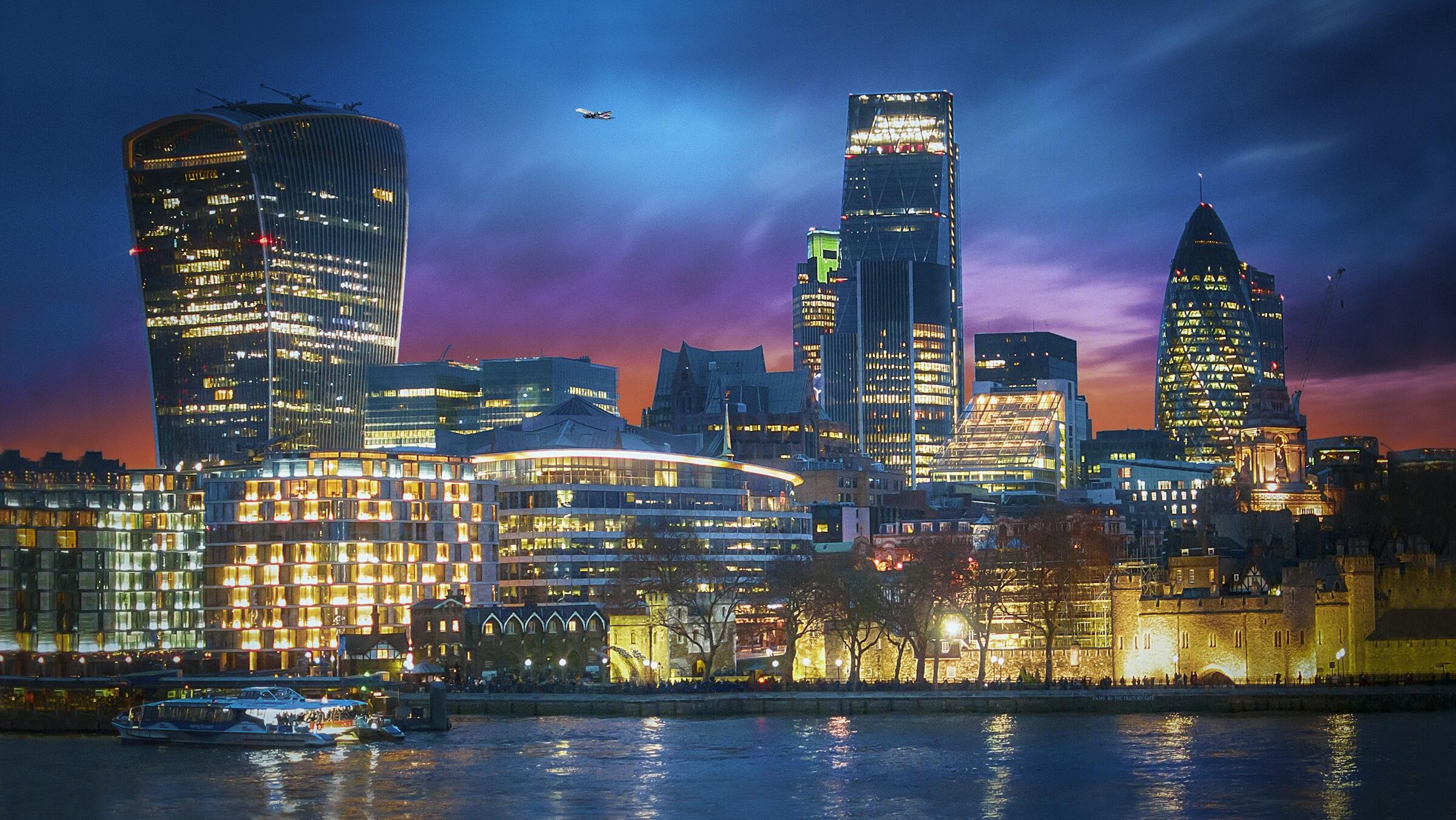 Bank of England cuts rates amid economic slowdown