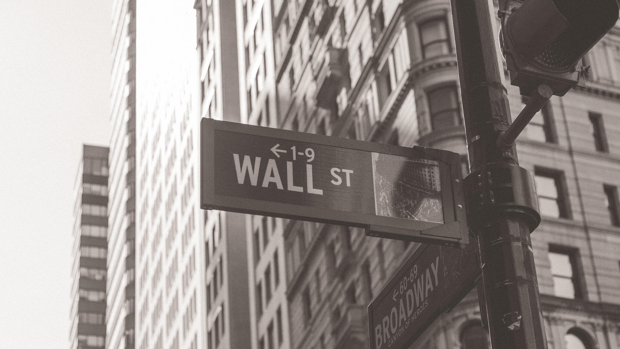 US indices mixed; investors weigh trade, inflation data