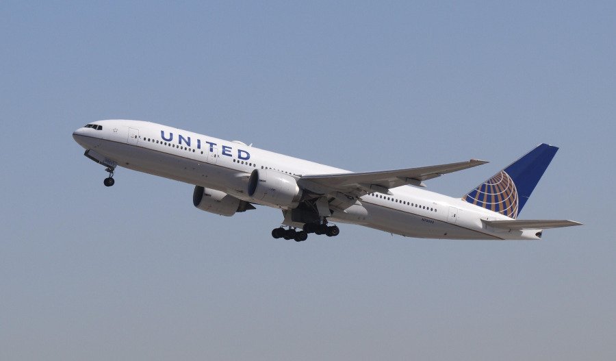 US government travel takes a dip, says United's CFO
