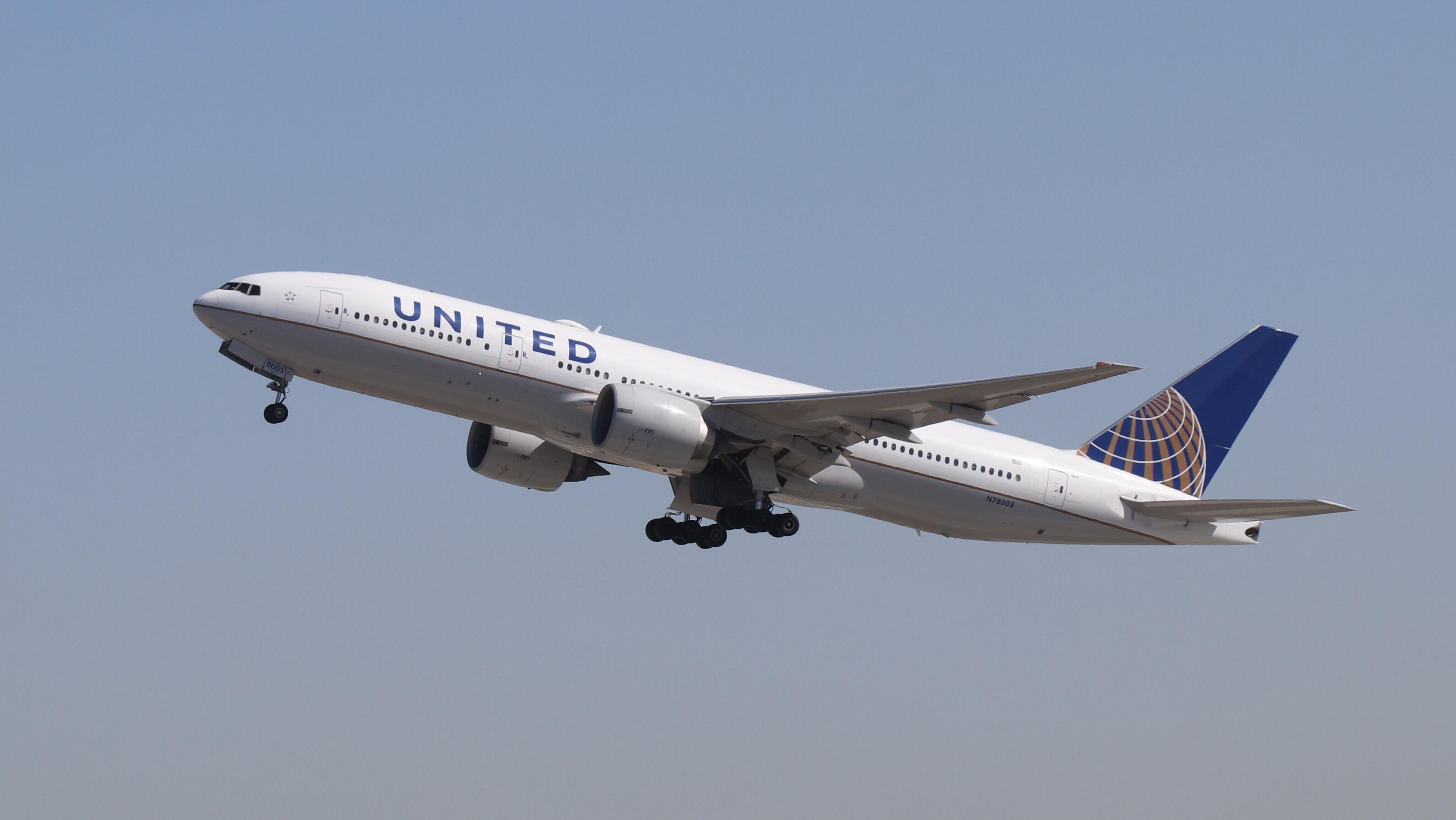 US government travel takes a dip, says United's CFO