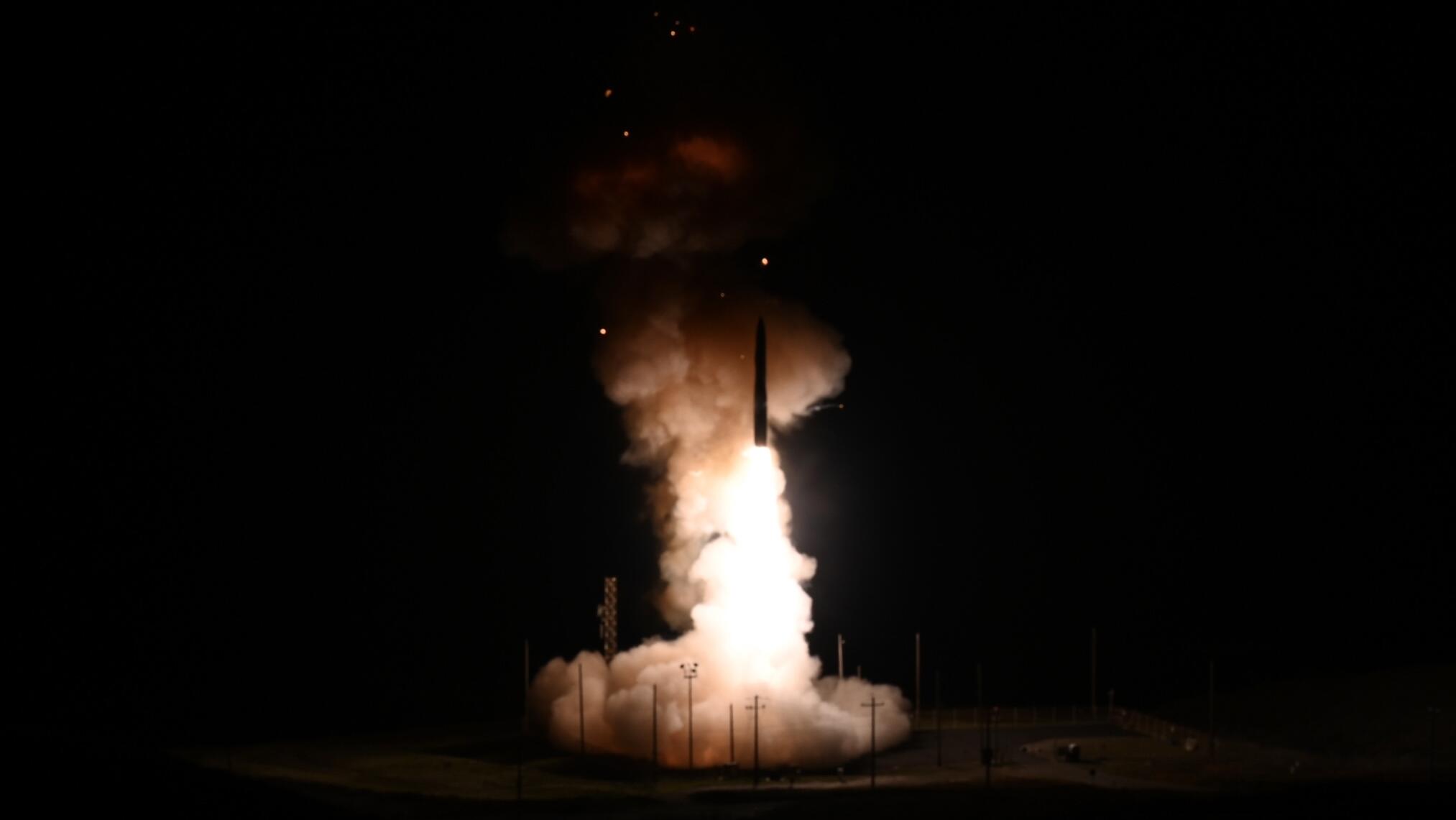 US Airforce shows nuclear force deterrent with launch