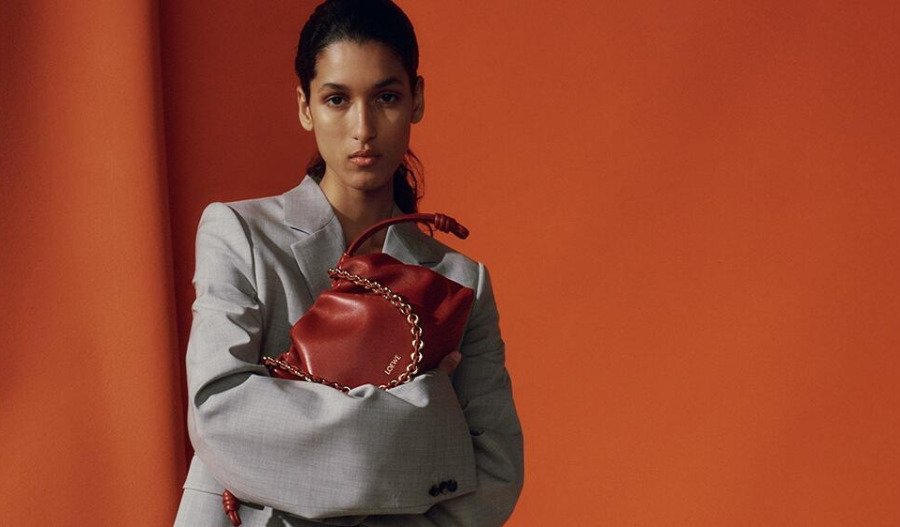 Luxury shopping continues; declining consumer confidence