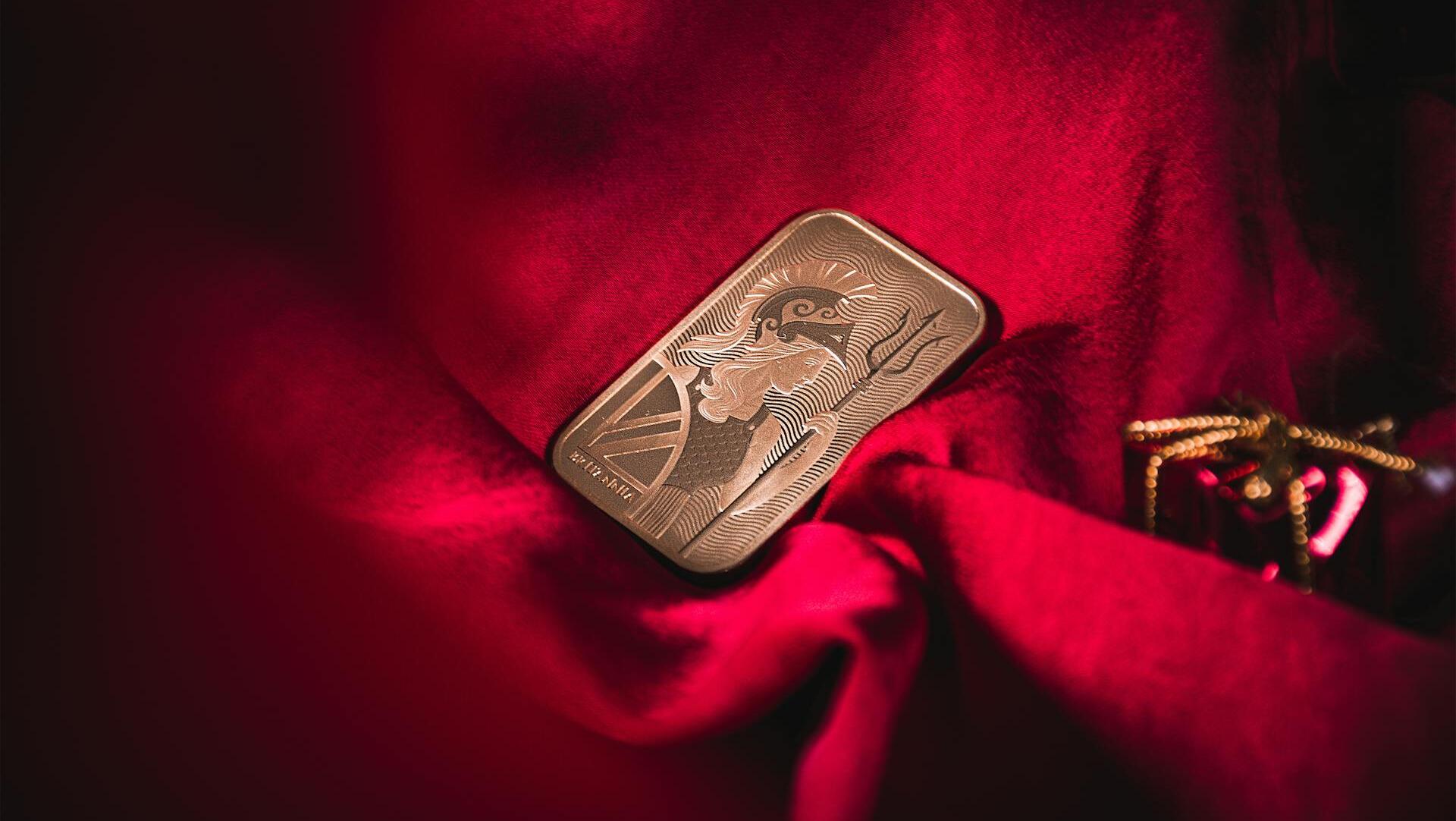 Gold laments near 3wk lows; US PCE inflation data ahead